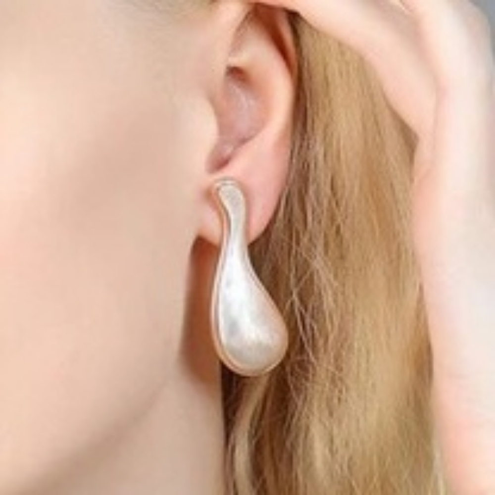 Fashion Jewelry Striking Geometric Gold Tear Drop Earrings - Picture 5 of 5